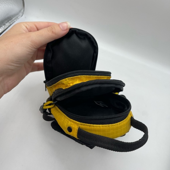 Mini Targus Nylon Camera Storage Backpack Bag Yellow Black Zip Closure Mesh - Picture 12 of 12